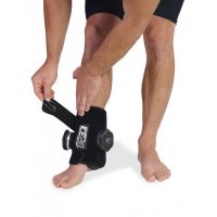 Man applying ICE20 double ankle