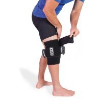 Man applying ICE20 Double Knee